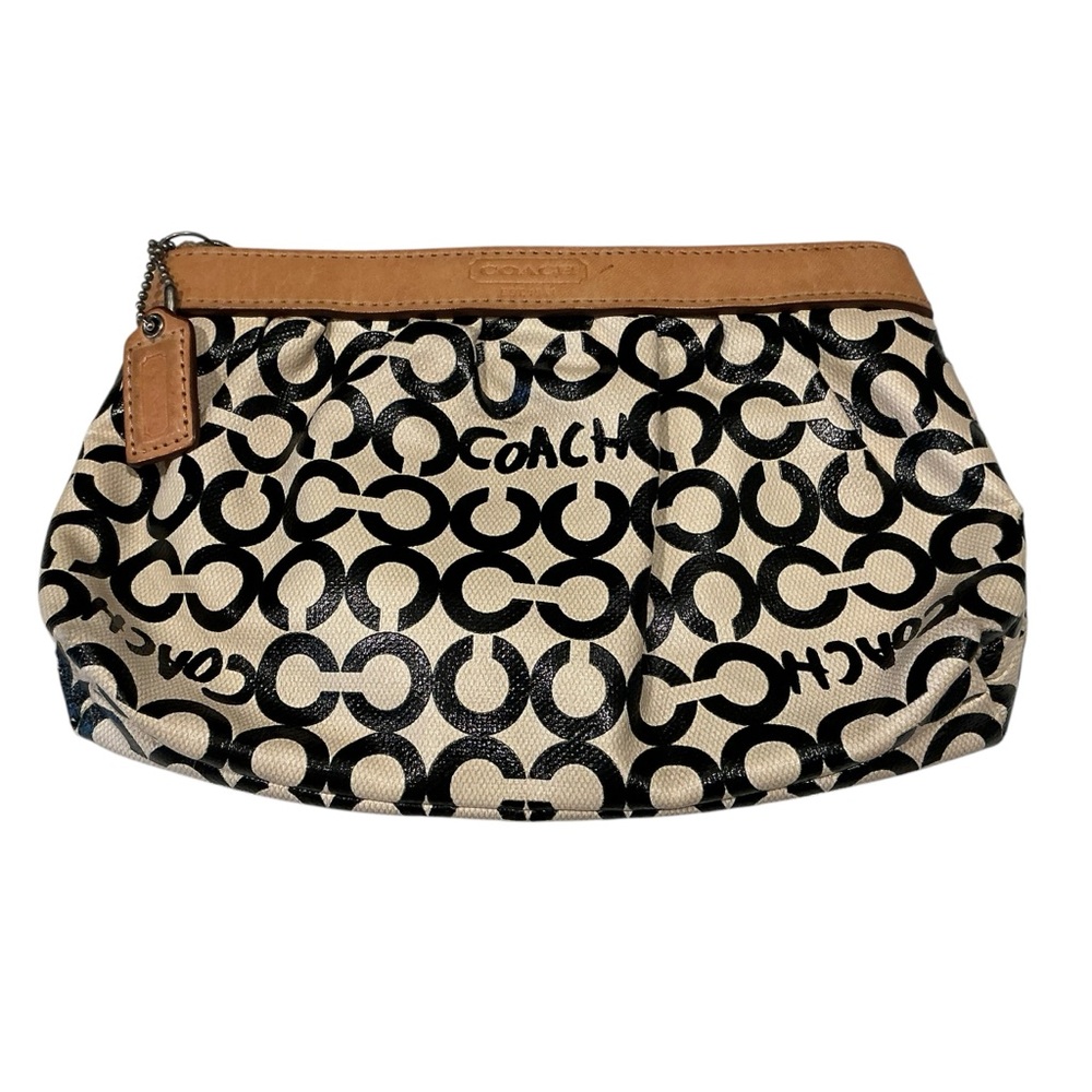 Coach leather off white black spell out logo cosmetic bag zip up wallet wristlet